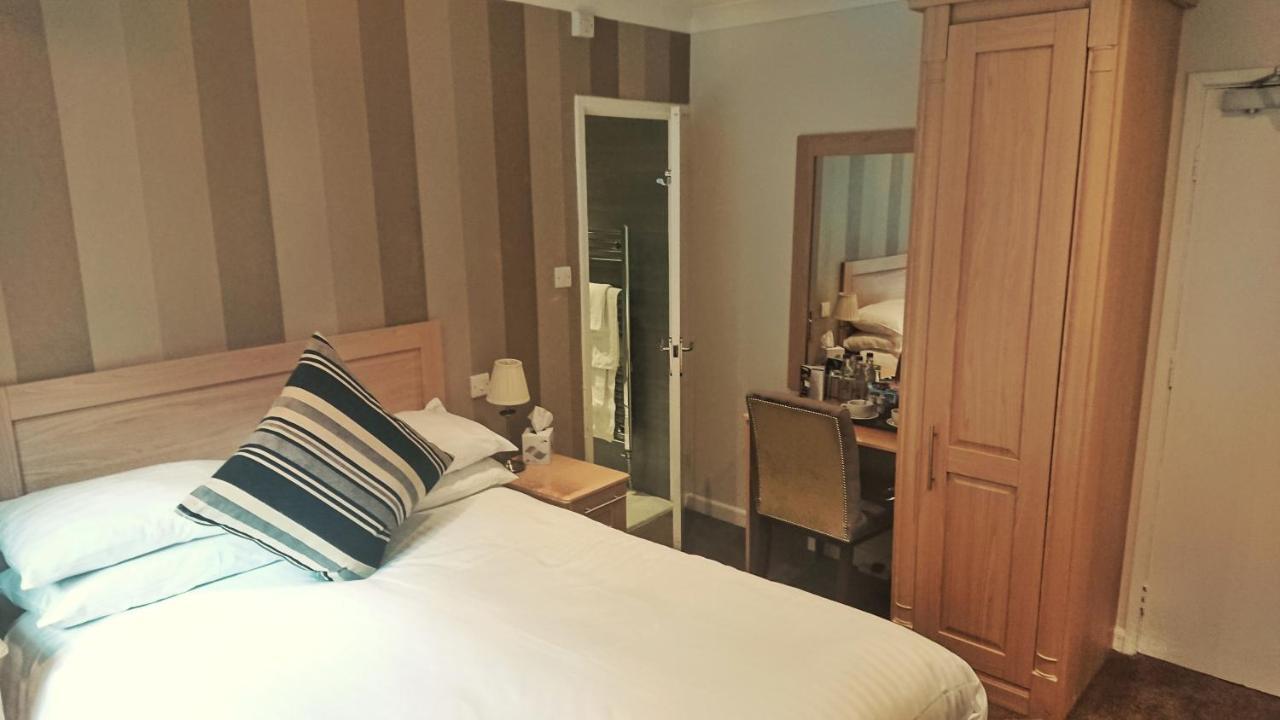 Oxwich Bay Hotel Swansea Buitenkant foto