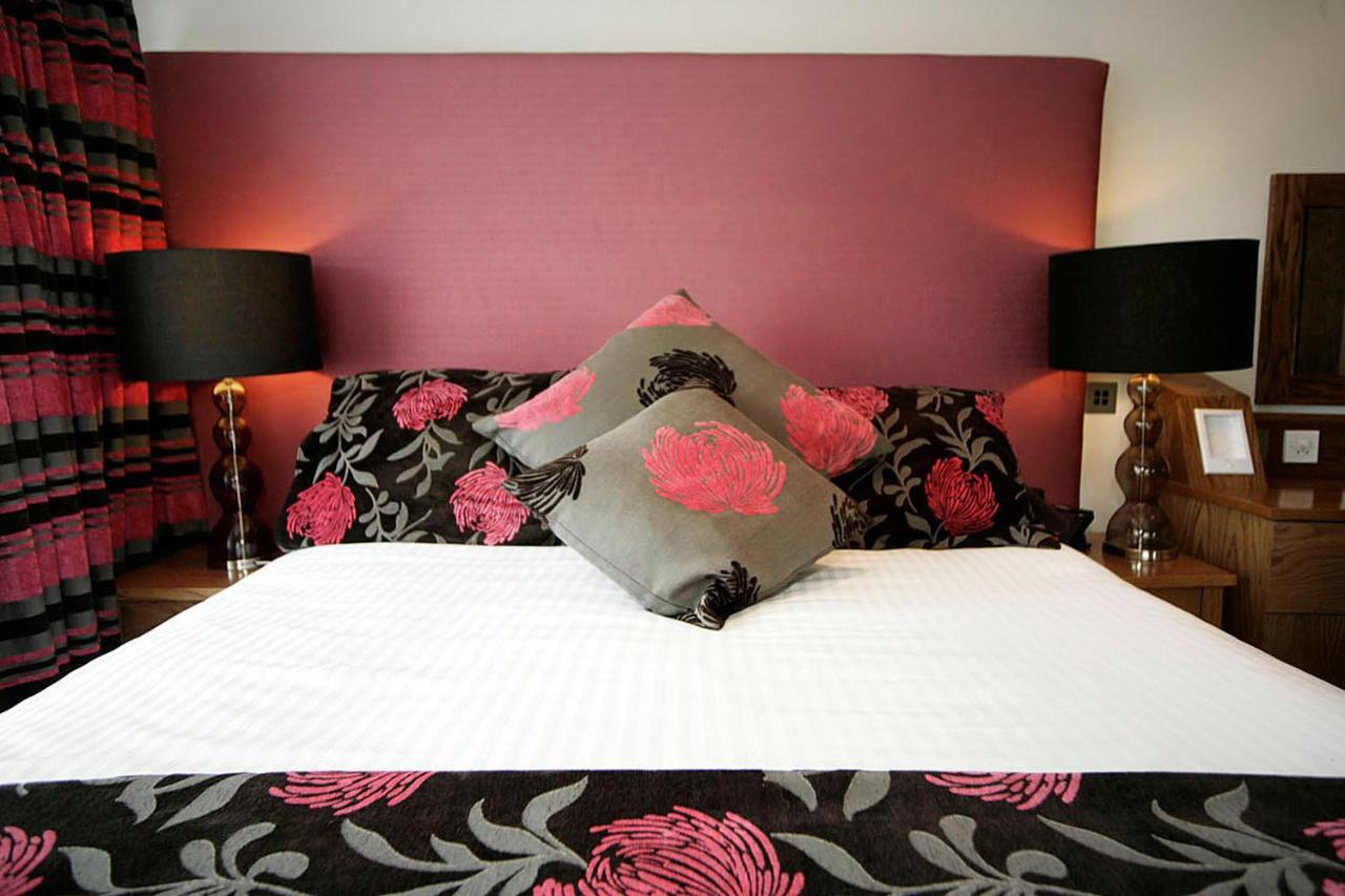 Oxwich Bay Hotel Swansea Buitenkant foto